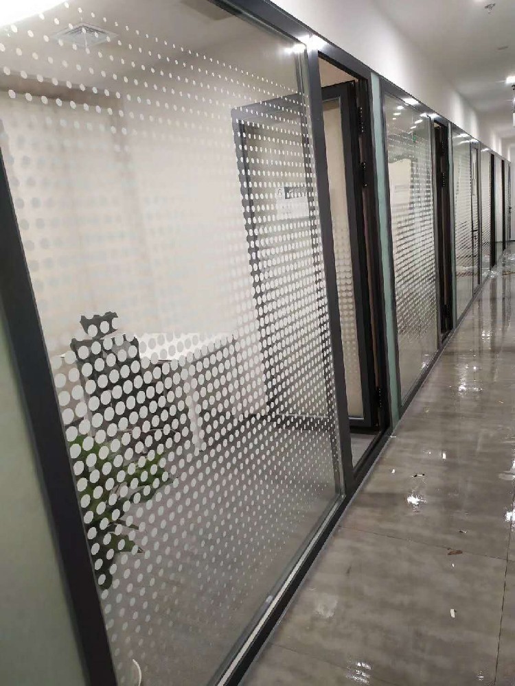 One-way/two-way, dot gradual change glass film